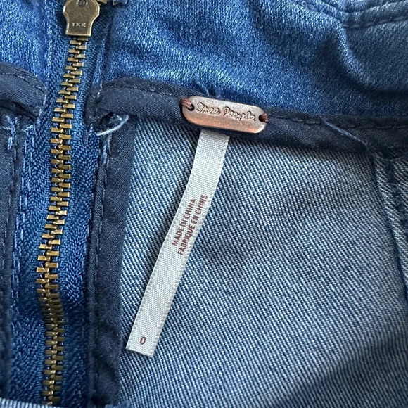 Free people denim skirt  size 0 - Picture 3 of 3
